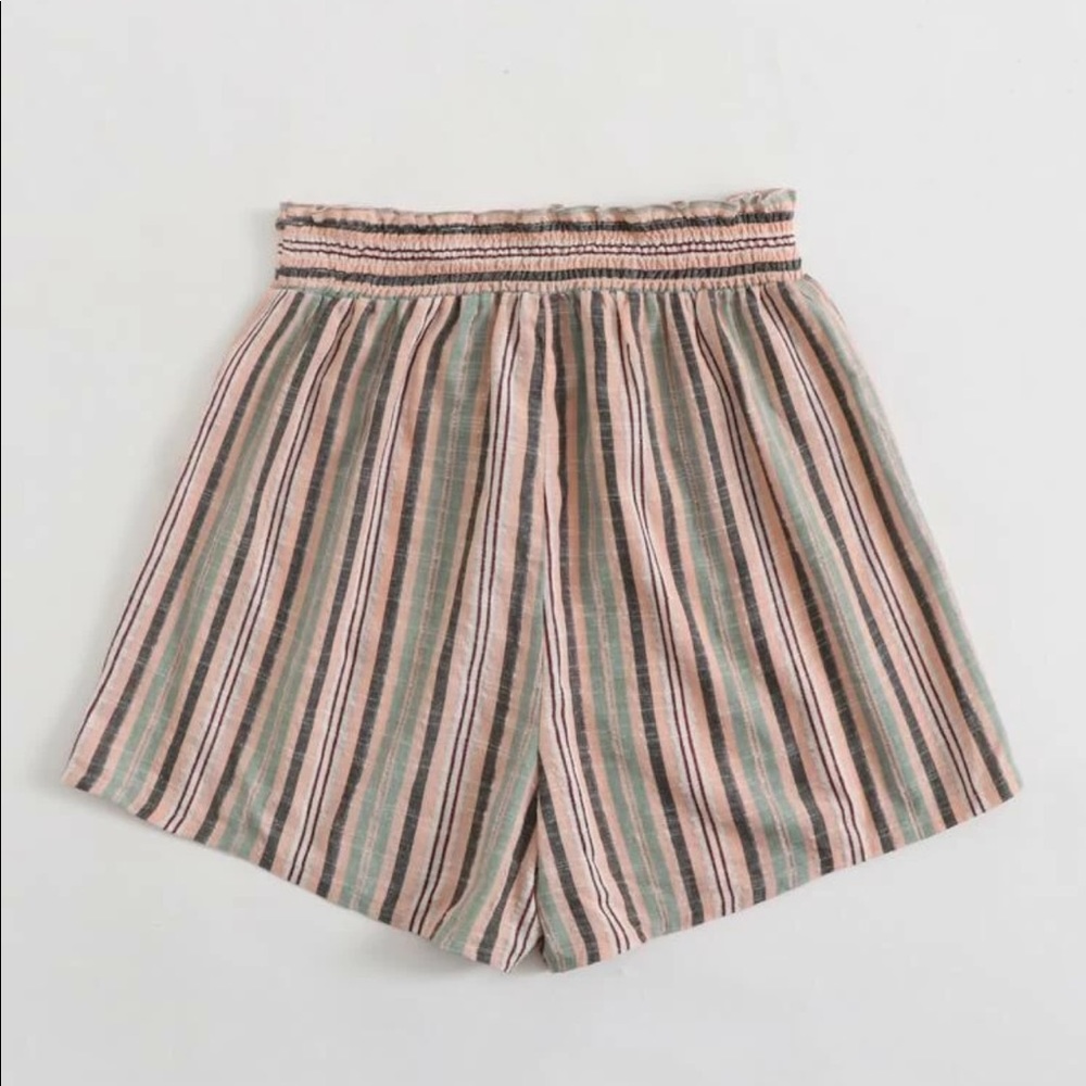 Large Ruffle Waist Button Front Striped Short - Picture 3 of 5